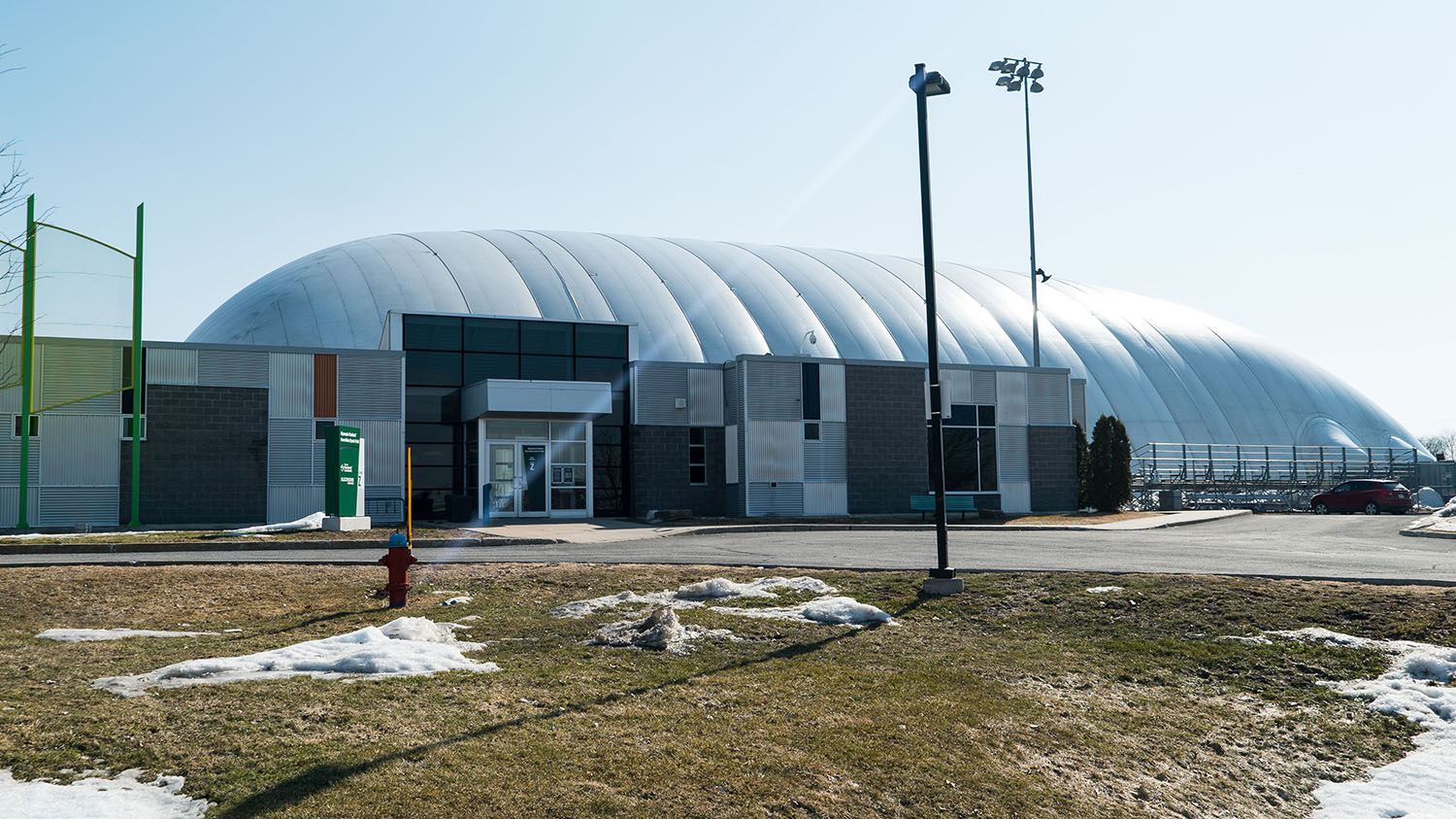 Exterior with dome in winter (November to April)