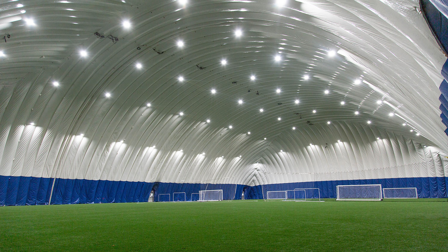 Interior with dome in winter (November to April)